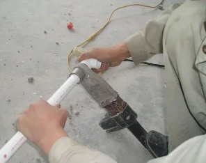 叶城漏水维修电话